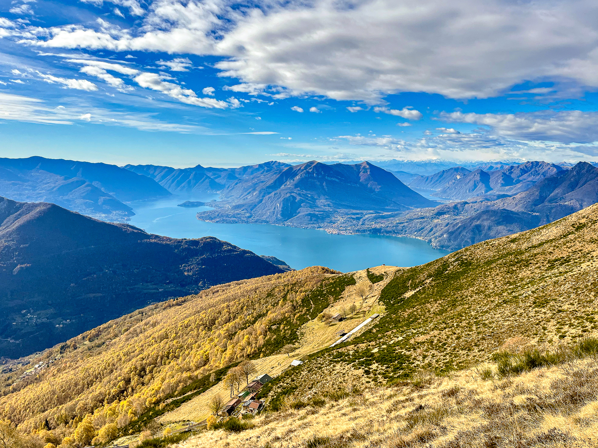 Monte Croce di Muggio Alpe Giumello Valsassina Lago di Como Gin spiriti delle montagne